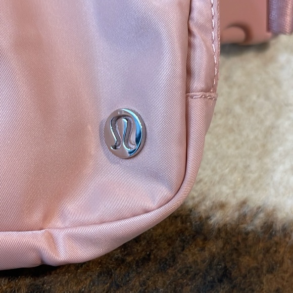 Pink pastel lululemon belt bag - Picture 2 of 4